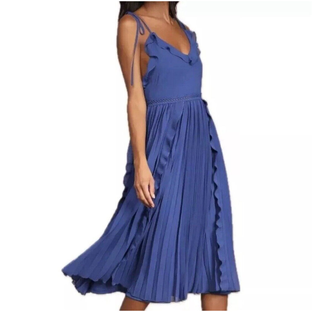 Elegant Blue Pleated Dress